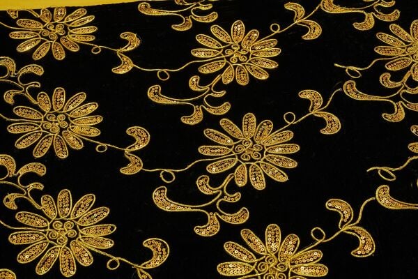 Aged 50 Years Gold Pullu Kirlet ve Yatak Şalı seti
