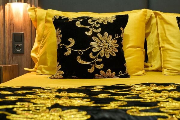 Aged 50 Years Gold Pullu Kirlet ve Yatak Şalı seti